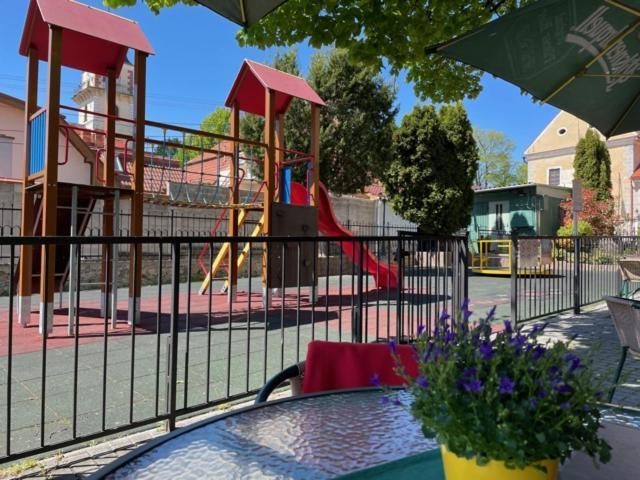 בויניצה Hotel Lipa מראה חיצוני תמונה